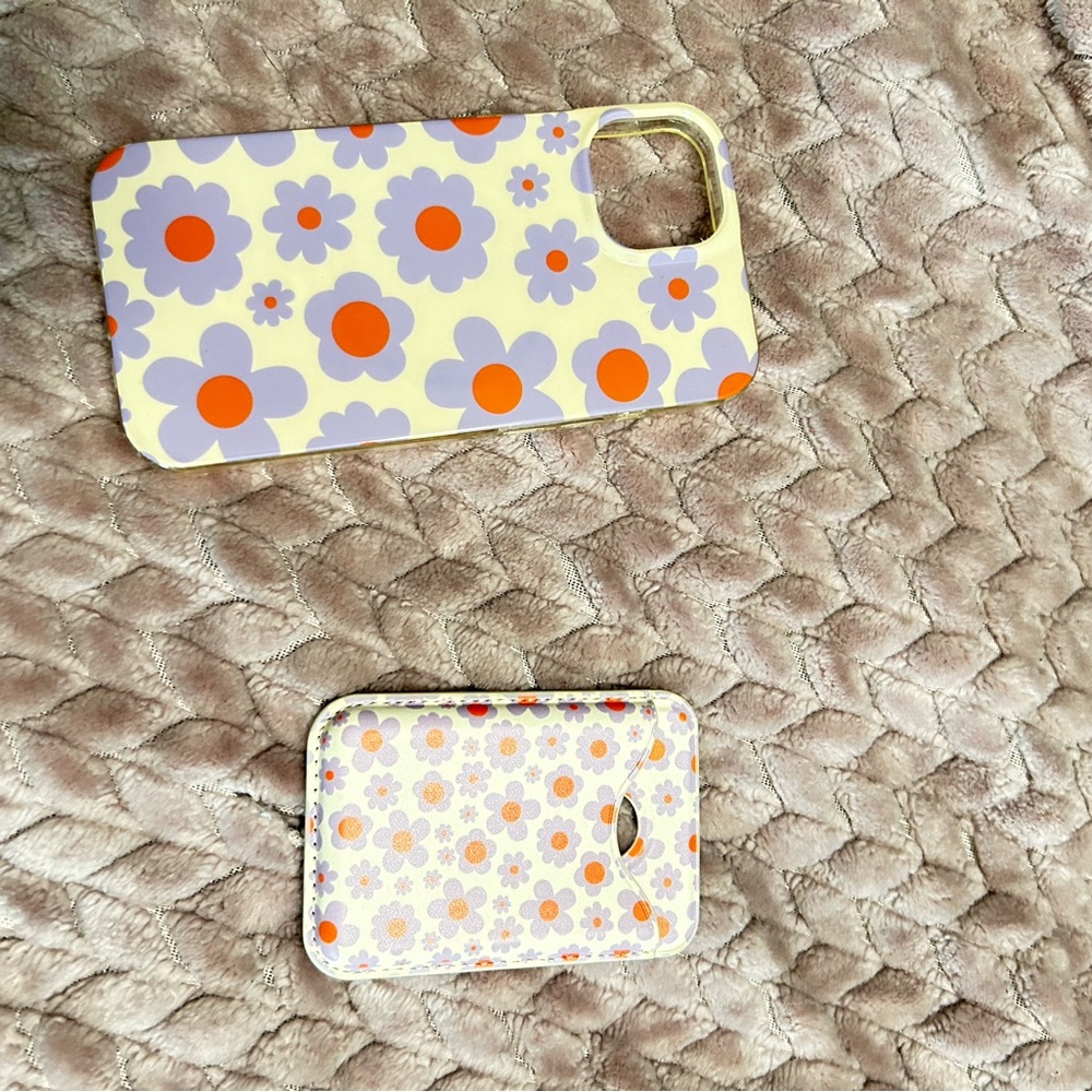 iPhone 14 phone case with magnetic card holder EUC